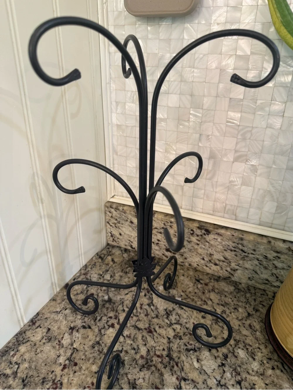 Vintage Metal Mug Tree with Leaf Motif 16” Holds 6 Cups or Mugs